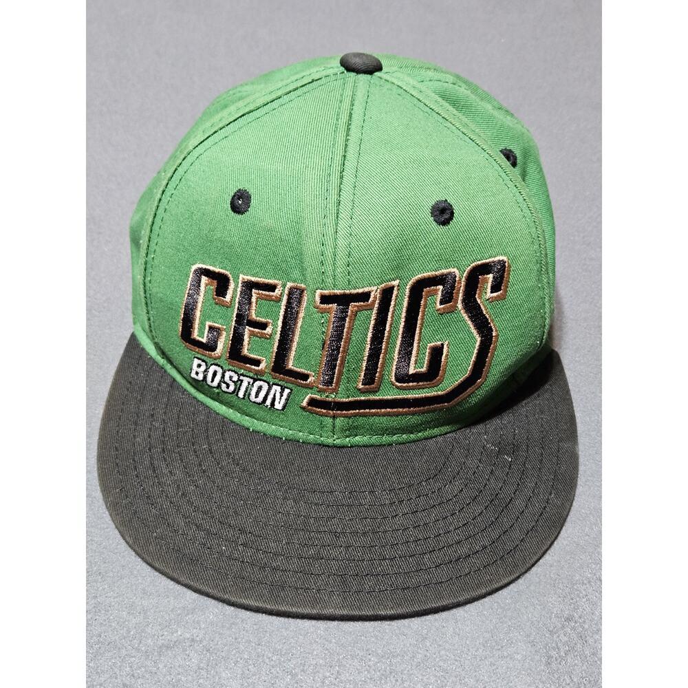 Vintage Adidas Cap Boston Celtics Green SnapBack Hat Cap NBA 100% Cotton
